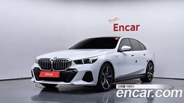 BMW 5 Series, 2025