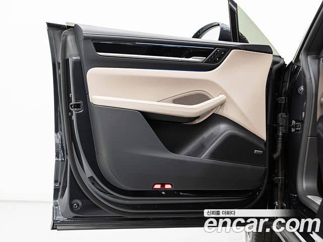 Porsche Macan EV, 2025