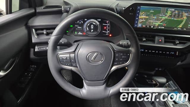 Lexus UX250h, 2023