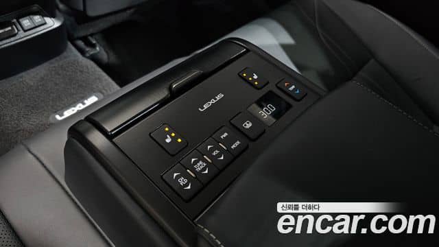 Lexus ES300h, 2020