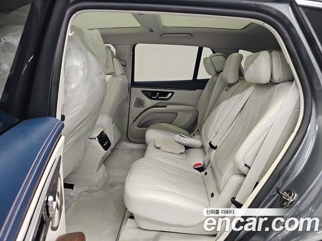 Mercedes-Benz EQS SUV, 2023