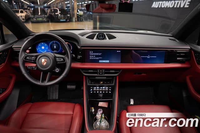 Porsche Macan EV, 2025
