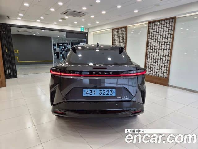 Lexus RZ450e, 2023