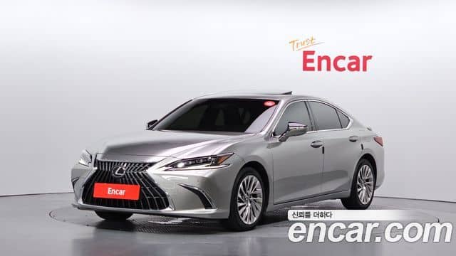 Lexus ES300h, 2023