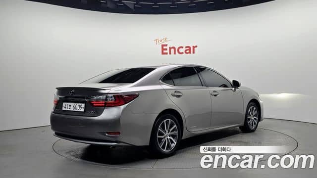 Lexus ES300h, 2018