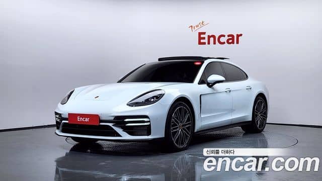 Porsche Panamera, 2023