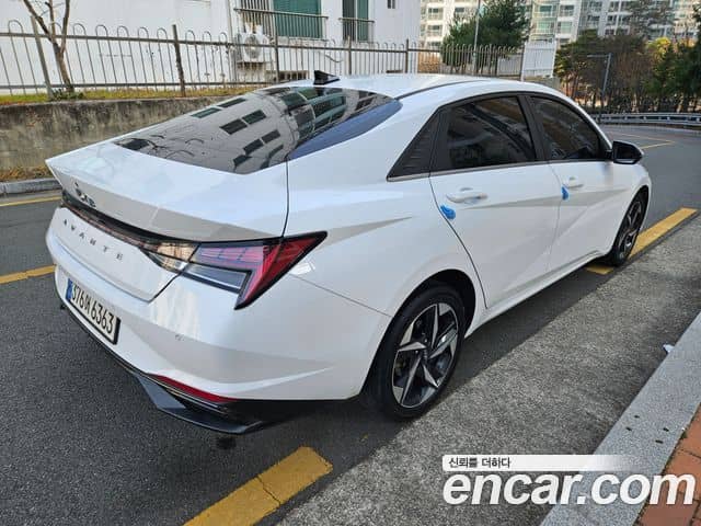 Hyundai The New Avante Hybrid, 2022