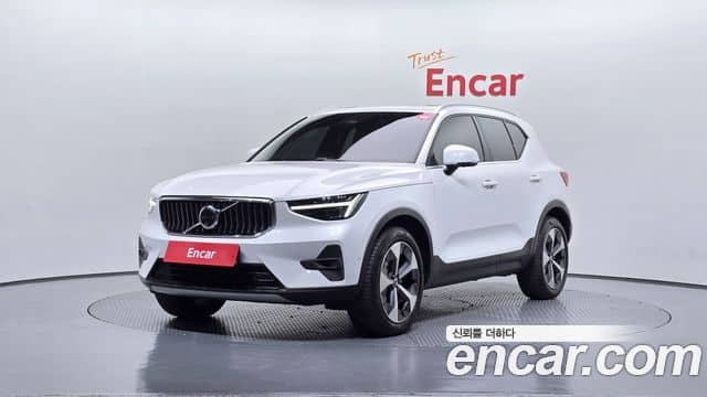 Volvo XC40, 2025