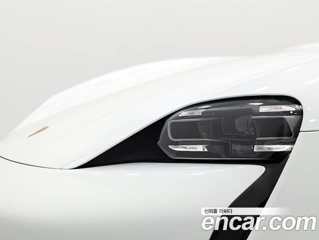 Porsche Taycan, 2023