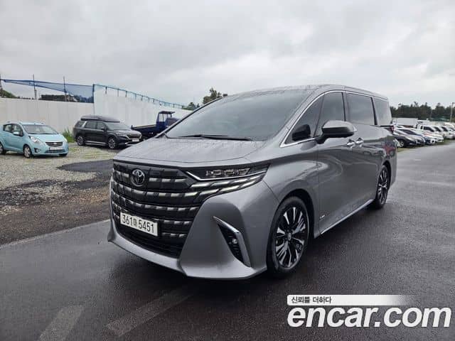 Toyota Alphard, 2024