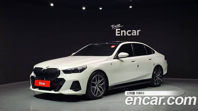 BMW 5 Series, 2024
