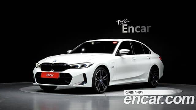BMW 3 Series, 2023