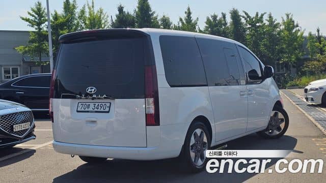Hyundai Staria, 2021
