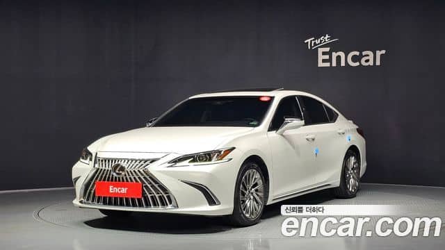 Lexus ES300h, 2025