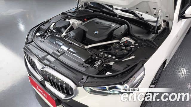 BMW 5 Series, 2023