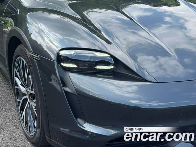 Porsche Taycan, 2023