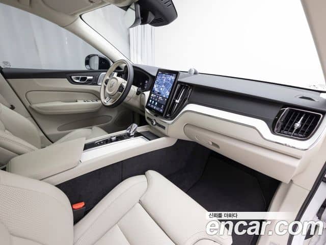 Volvo XC60, 2025