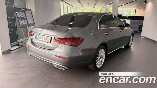 Mercedes-Benz E-Class, 2022