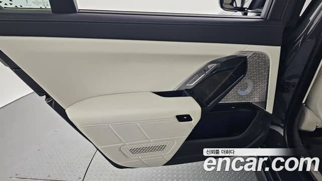 BMW i7, 2025