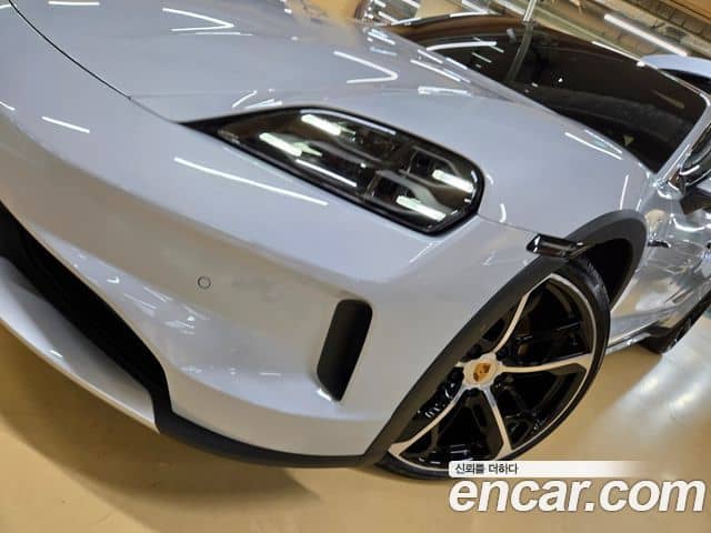 Porsche Taycan, 2024