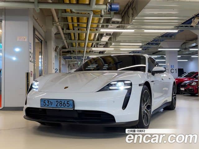 Porsche Taycan, 2021