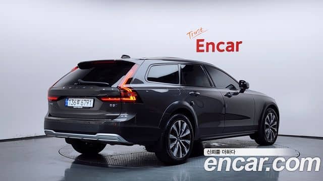 Volvo V90 Cross Country, 2023