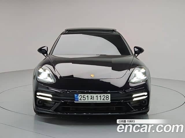 Porsche Panamera, 2022