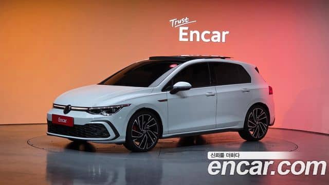 Volkswagen Golf, 2023