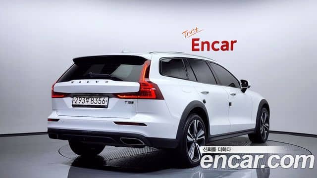 Volvo V60 Cross Country, 2020