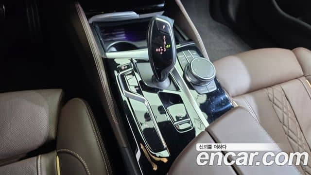 BMW 5 Series, 2022