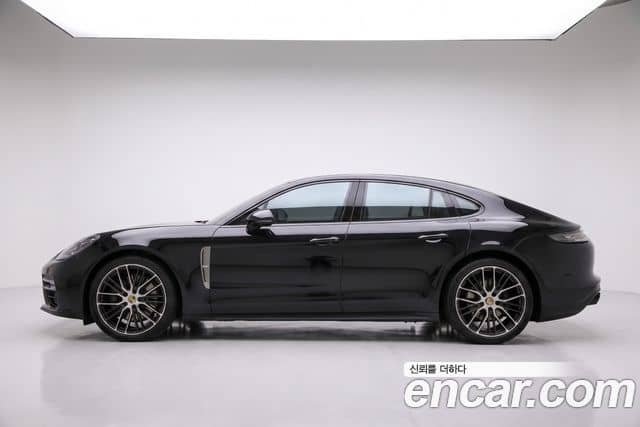 Porsche Panamera, 2022