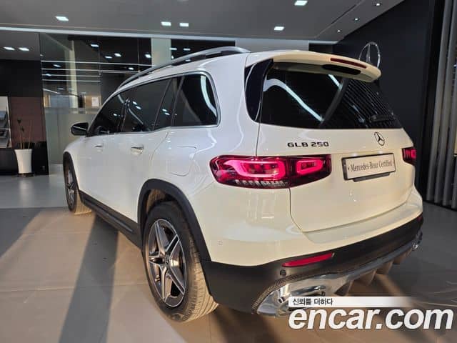 Mercedes-Benz GLB-Class, 2022