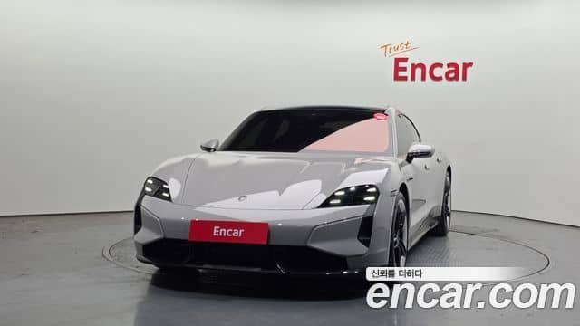 Porsche Taycan, 2024
