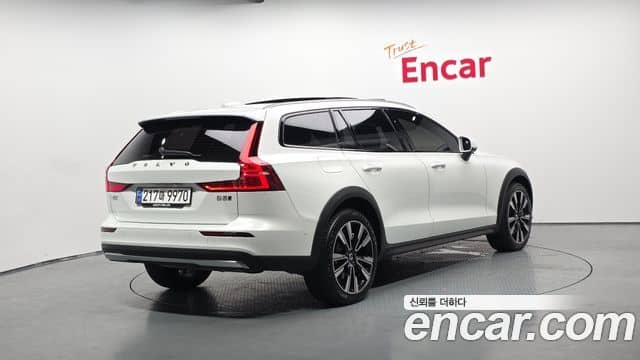 Volvo V60 Cross Country, 2023