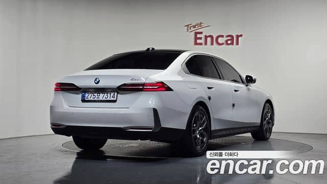 BMW 5 Series, 2023