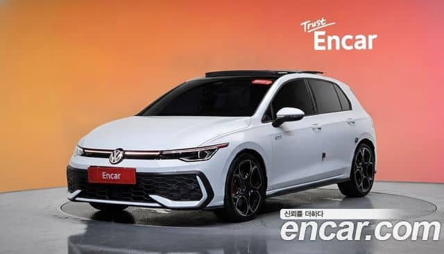 Volkswagen Golf, 2025