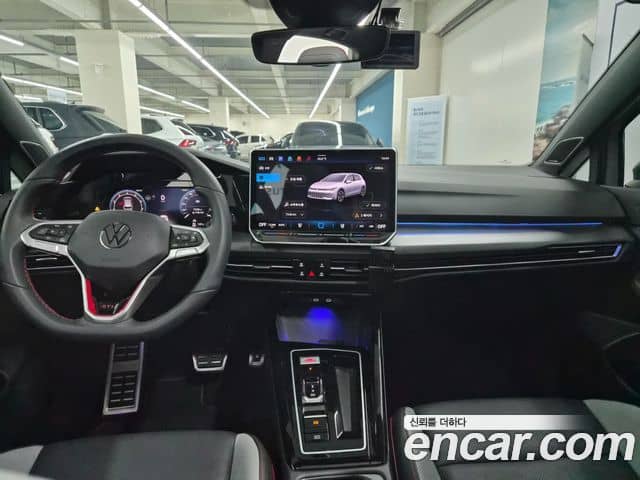 Volkswagen Golf, 2025