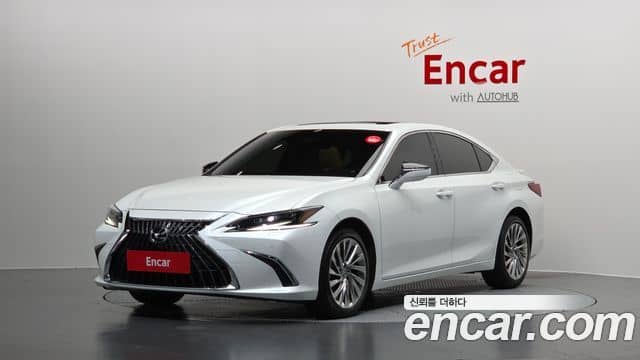 Lexus ES300h, 2023