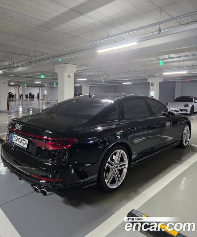 Audi A8, 2021