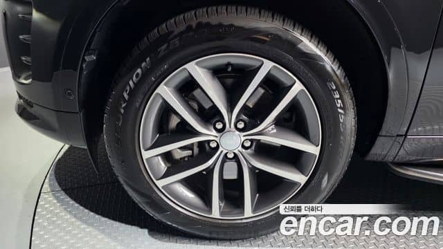 Land Rover Discovery Sport, 2025