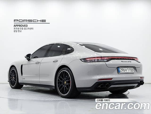 Porsche Panamera, 2022