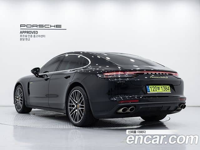Porsche Panamera, 2023