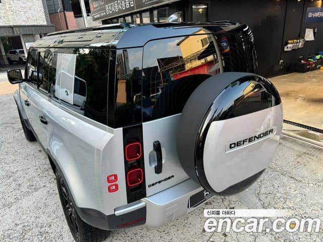 Land Rover Defender, 2020