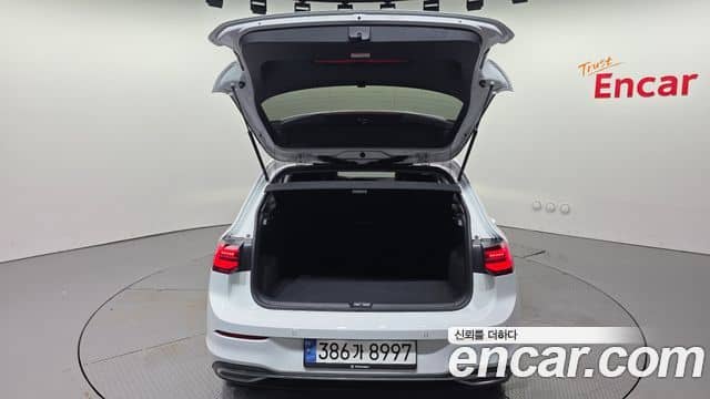 Volkswagen Golf, 2023
