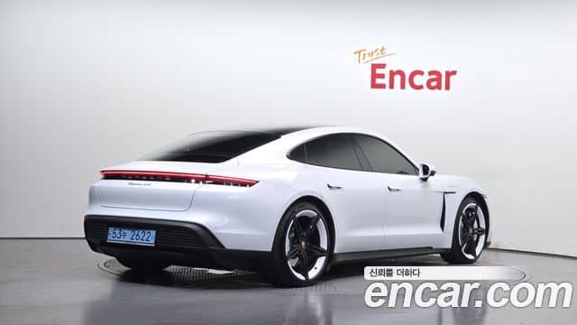 Porsche Taycan, 2021
