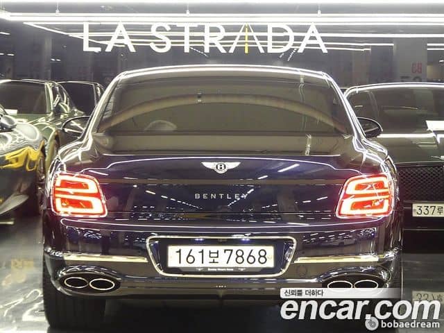 Bentley Flying Spur, 2023