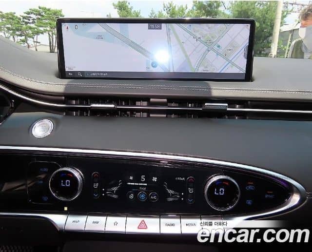 Genesis GV70, 2024