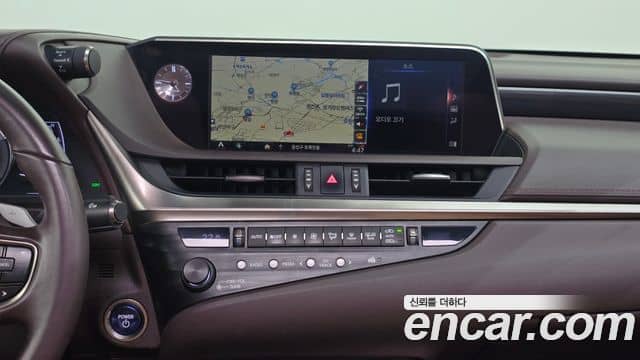 Lexus ES300h, 2018
