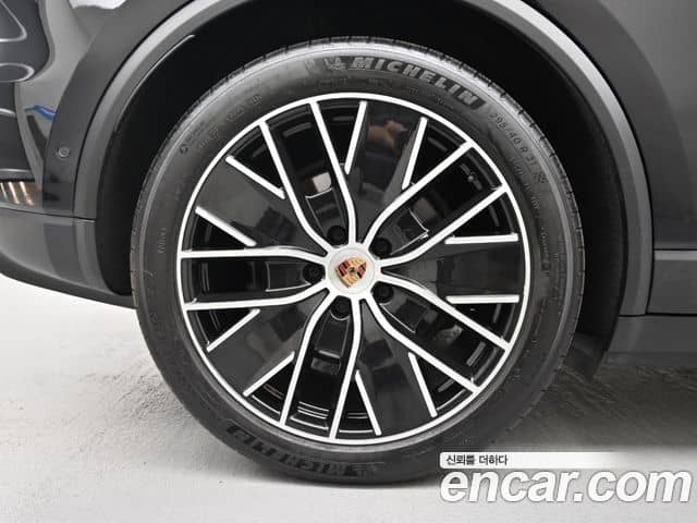 Porsche Macan EV, 2025