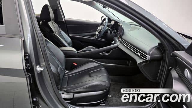 Hyundai The New Avante Hybrid, 2021